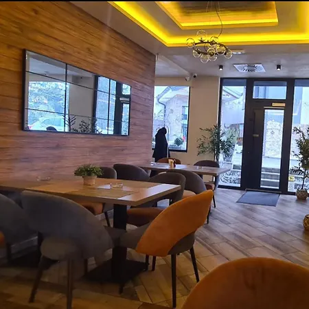 Harmony Wellness&spa Sa Garaznim Mestom Lägenhet *